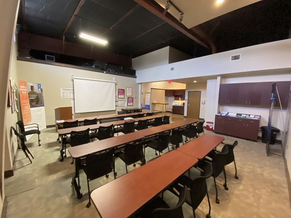 Office For Lease: 1495 N Business Ih 35, New Braunfels, TX 78130